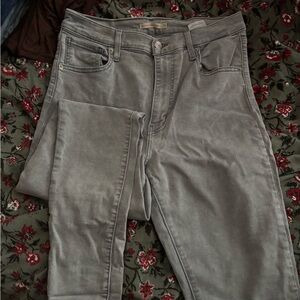 Levi's Women's Light Gray Skinny Jeans